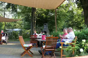 Camping De Ruimte - Restaurant mit Terrasse auf dem Campingplatz