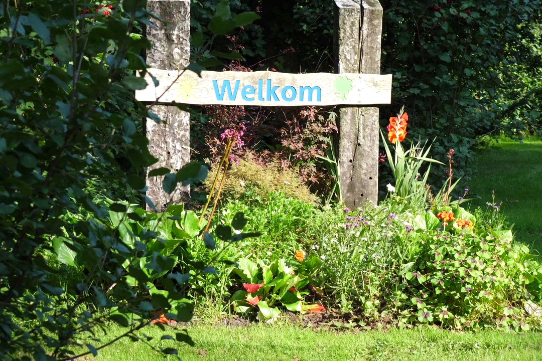 Camping De Ruimte - Schild am Eingang des Campingplatzes