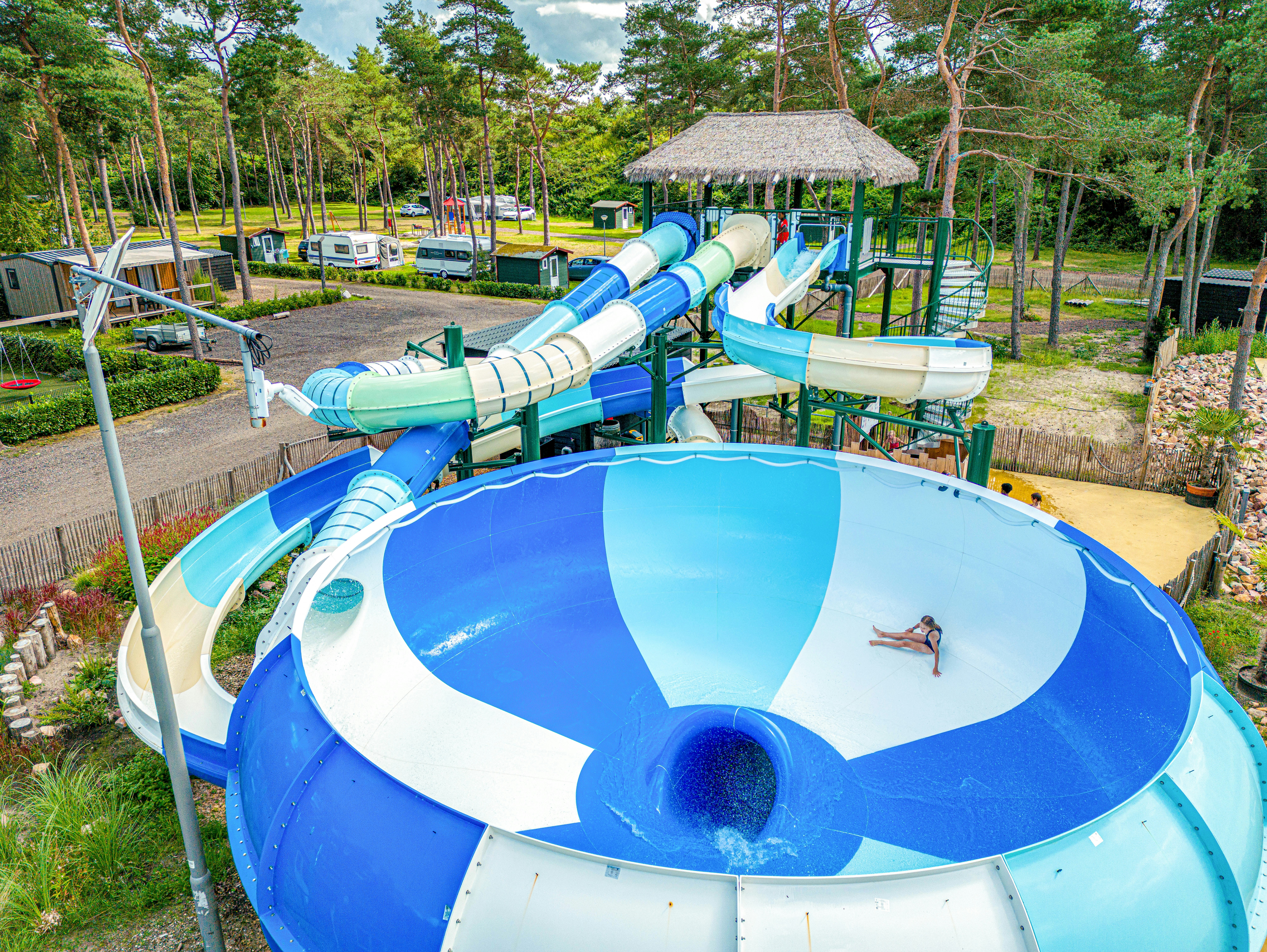 Capfun Camping De Scheepsbel  - Rutschen im Wasserpark des Campingplatzes