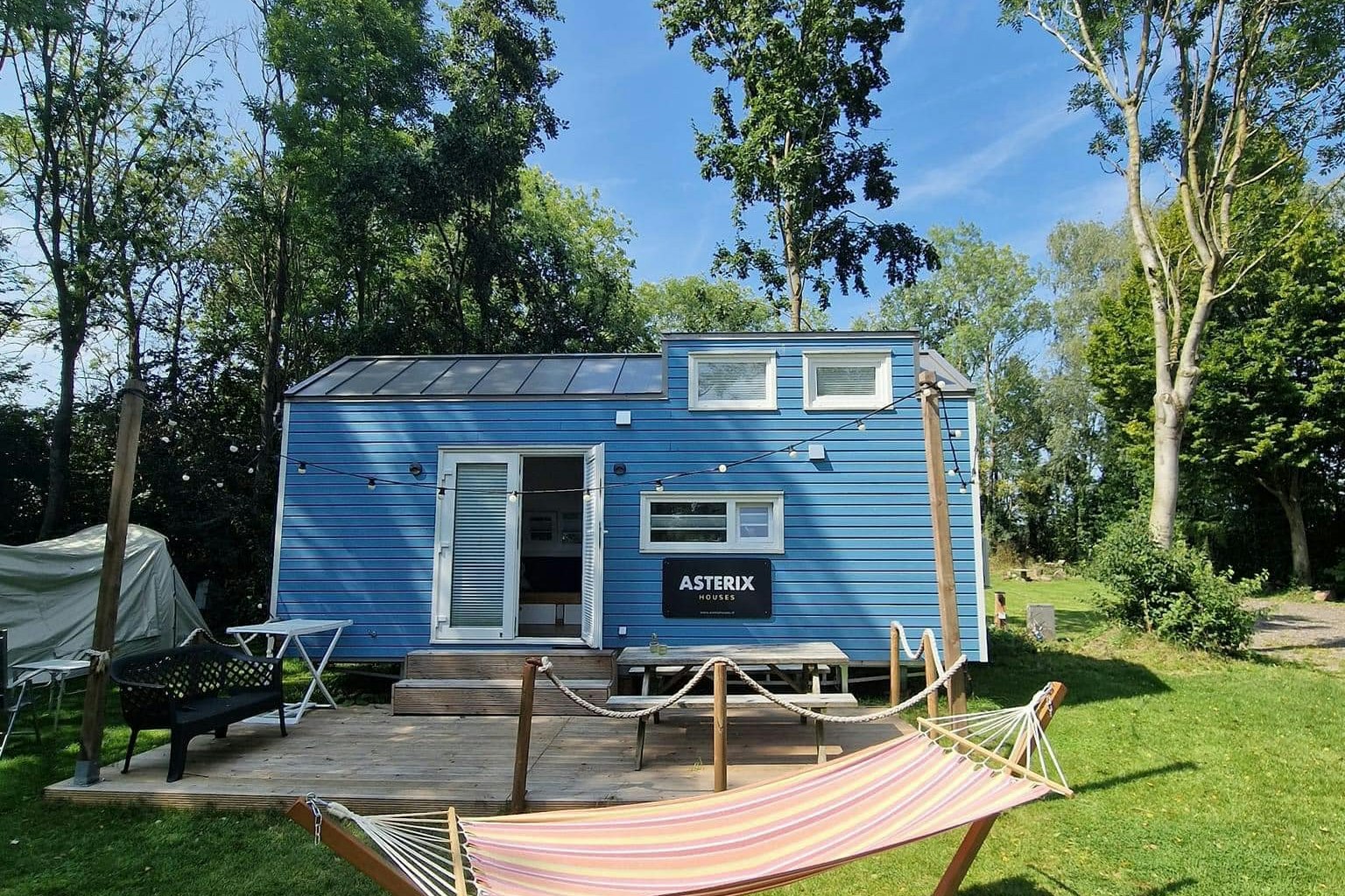 Camping de Tolbrug - Mobilheim mit Terrasse auf dem Campingplatz