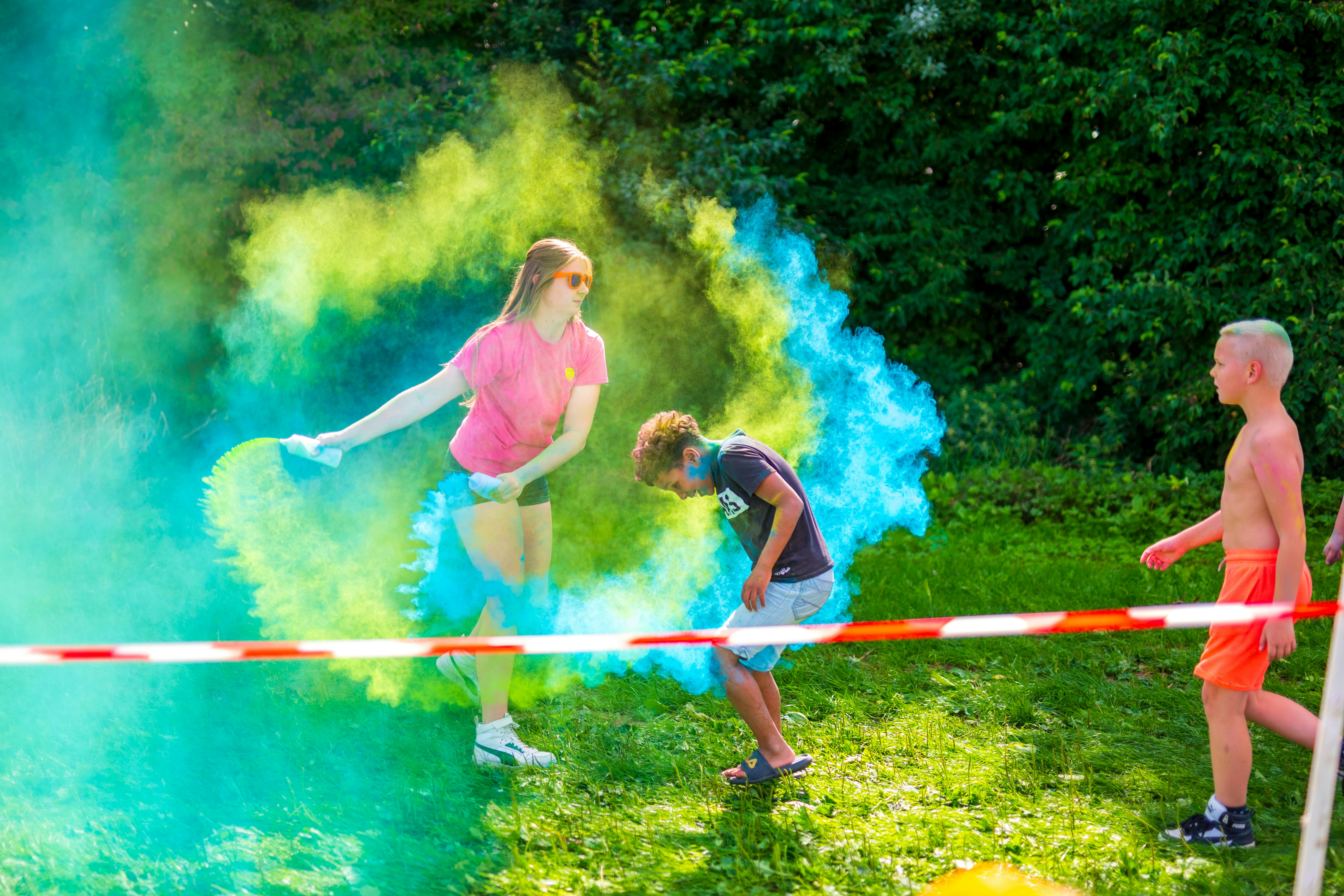 Camping De Vergarde - Farbenfestival auf dem Campingplatz