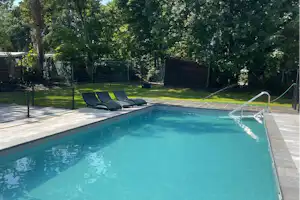 Camping De Vinkenkamp - Pool im Freien auf dem Campingplatz
