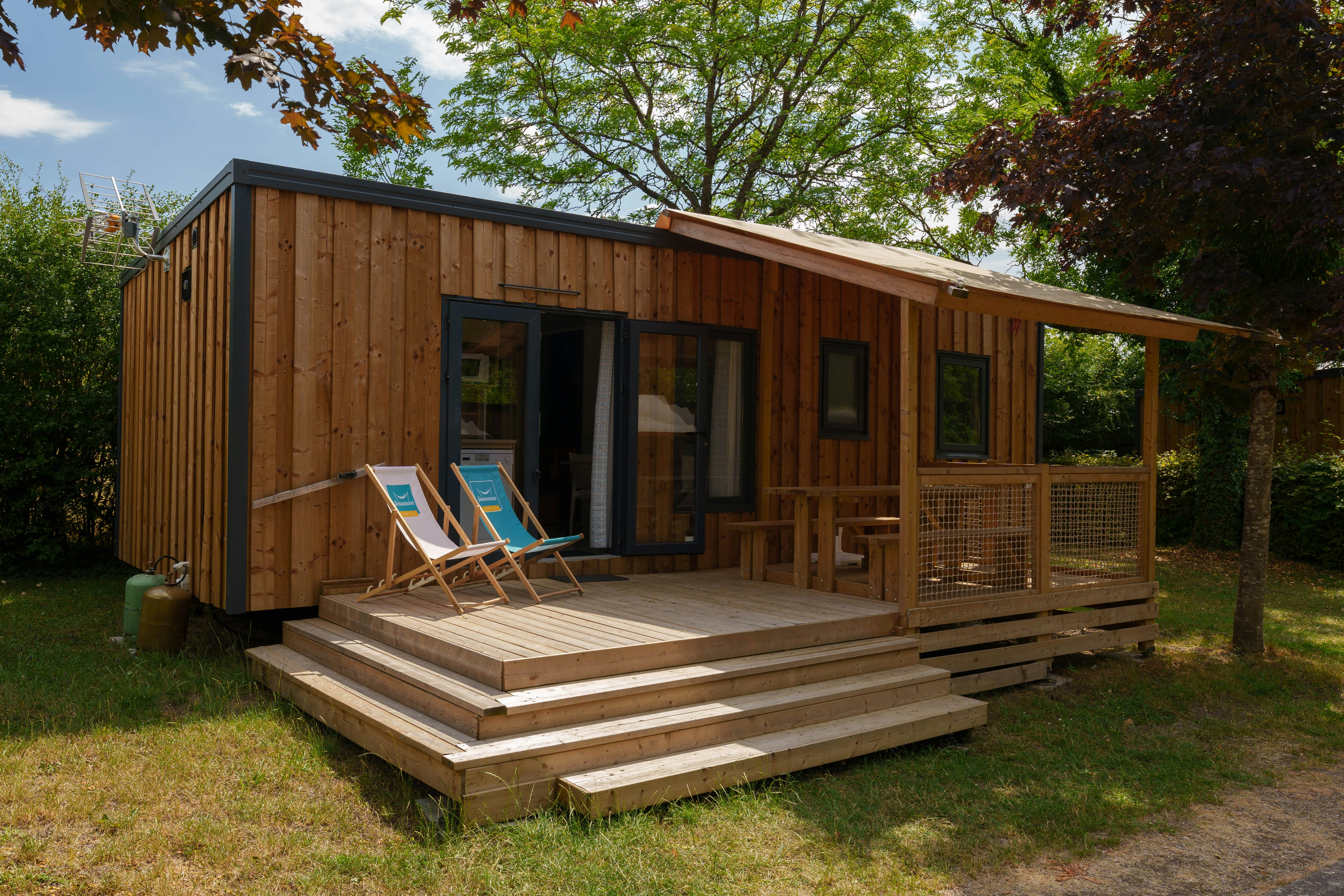 Camping SEASONOVA Vittel - Mobilheim mit überdachter Terrasse