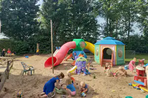 Camping De Vos - Spielplatz auf dem Campingplatz