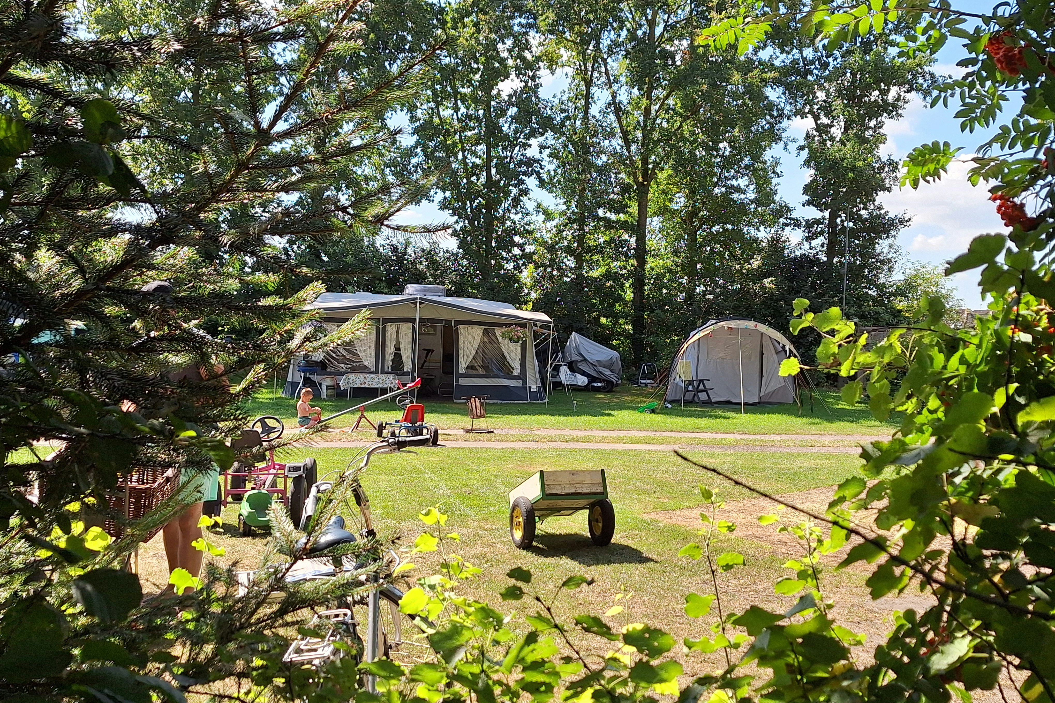 Camping De Vos - Standplatz mit Zelt