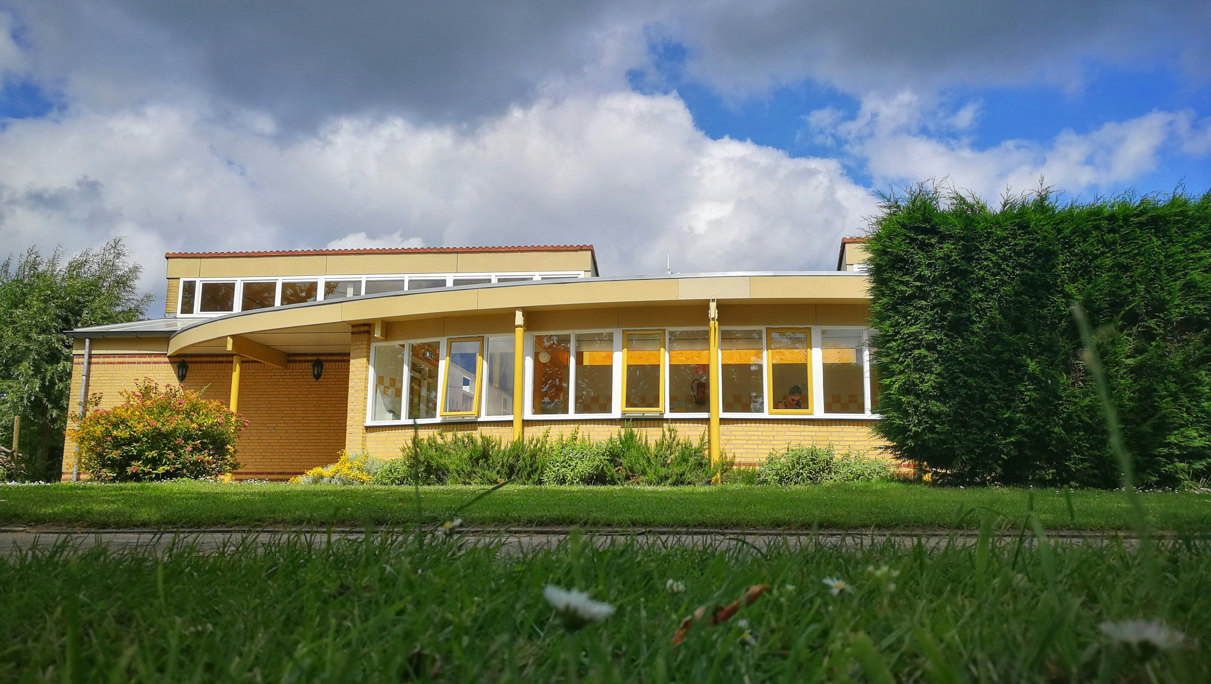 Camping De Waay - Außenansicht des Sanitärgebäudes