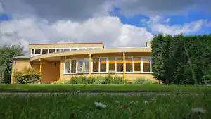 Camping De Waay - Außenansicht des Sanitärgebäudes