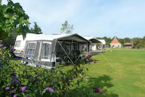 Camping De Wedze - Wohnwagenstellplätze im Grünen
