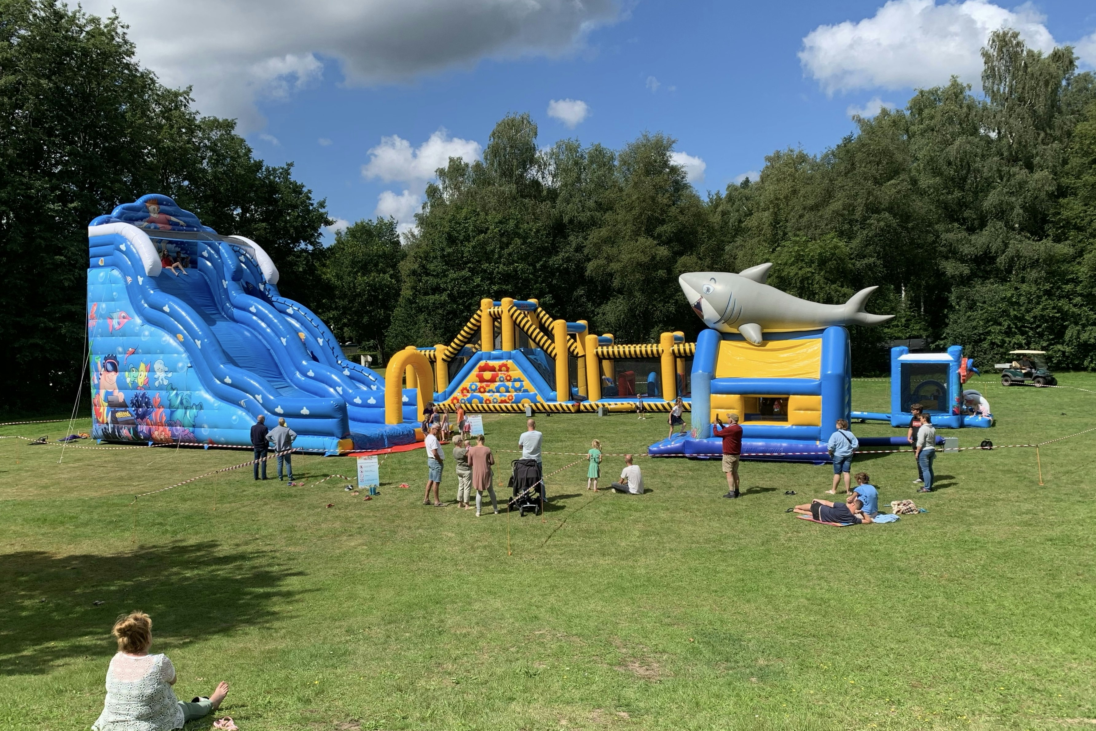 Camping De Zandkuil  - Hüpfburgen für Kinder auf dem Campingplatz