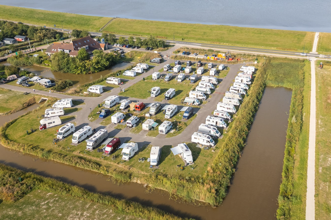 Camping De Zeehoeve  - Luftaufnahme des Campingplatzes