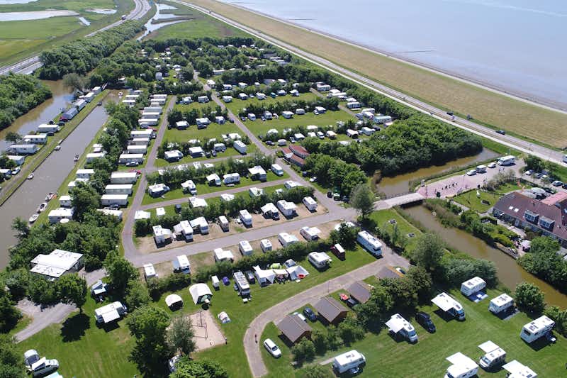 Camping De Zeehoeve -  Campingplatz aus der Vogelperspektive
