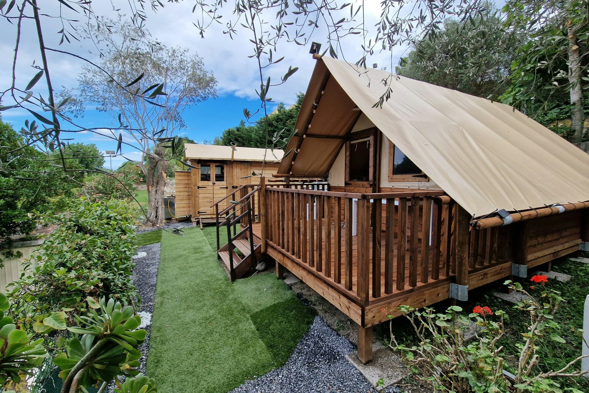 Camping dei Fiori  - Mobilheim mit Terrasse auf dem Campingplatz