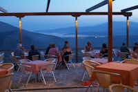 Camping Delphi -  Restaurant vom Campingplatz mit Terrasse