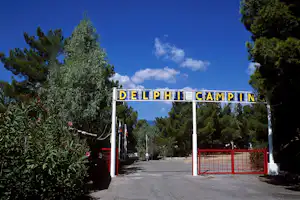 Camping Delphi - Eingang zum Campingplatz