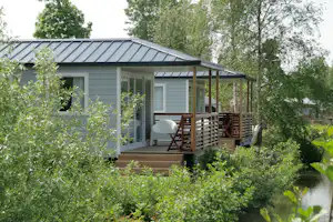 Camping Den Osse - Mobilheim mit Terrasse auf dem Campingplatz