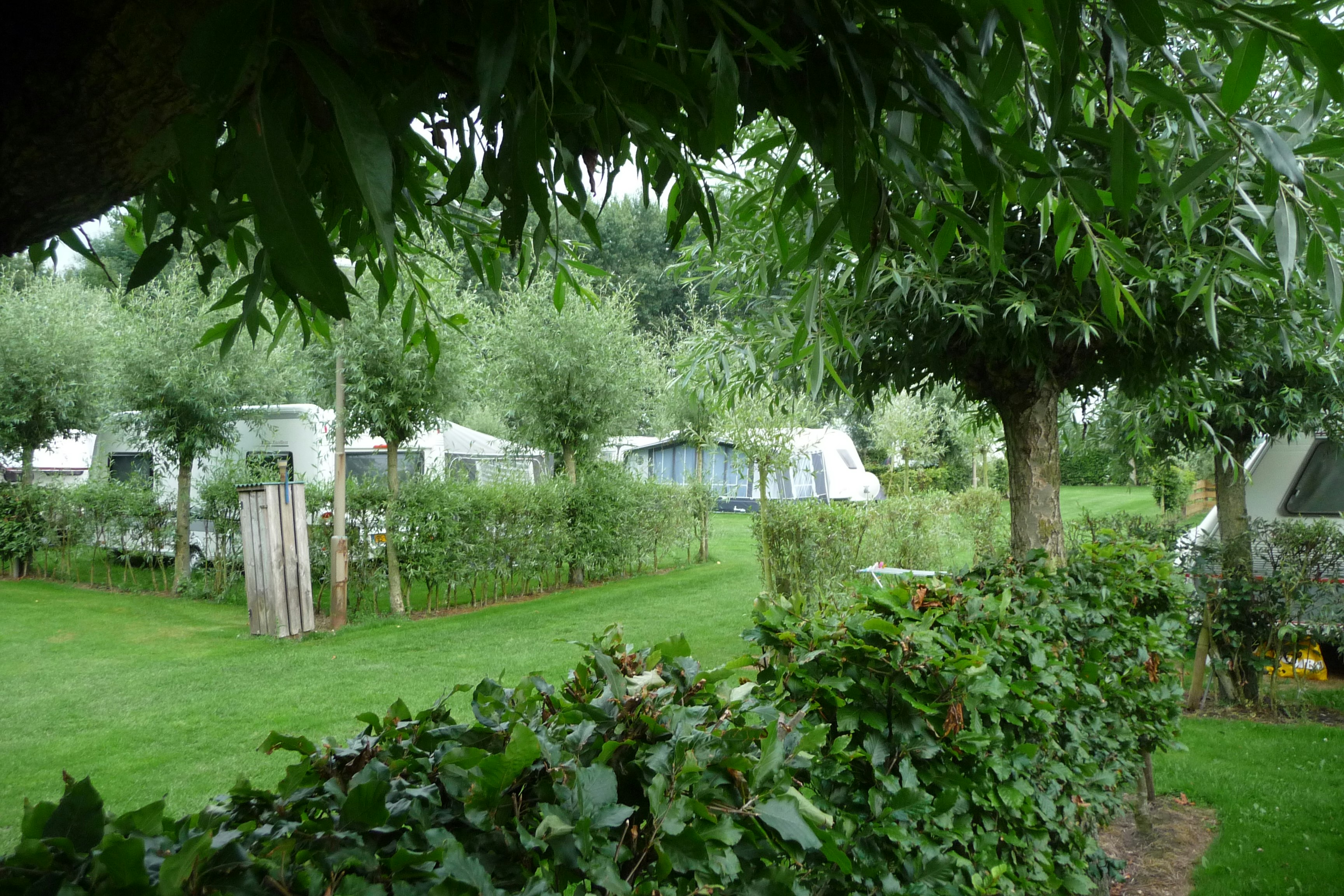 Camping DenTiel - Stellplätze im Grünen auf dem Campingplatz
