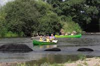 Camping Des 2 Rives - Kanu fahren auf dem Fluss am Campingplatz