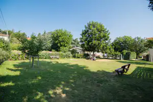 Camping des Barolles - Blick auf die Wiese