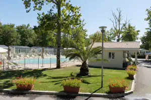 Camping des Chèvrefeuilles - Eingang des Campingplatz und Campingplatz Rezeption