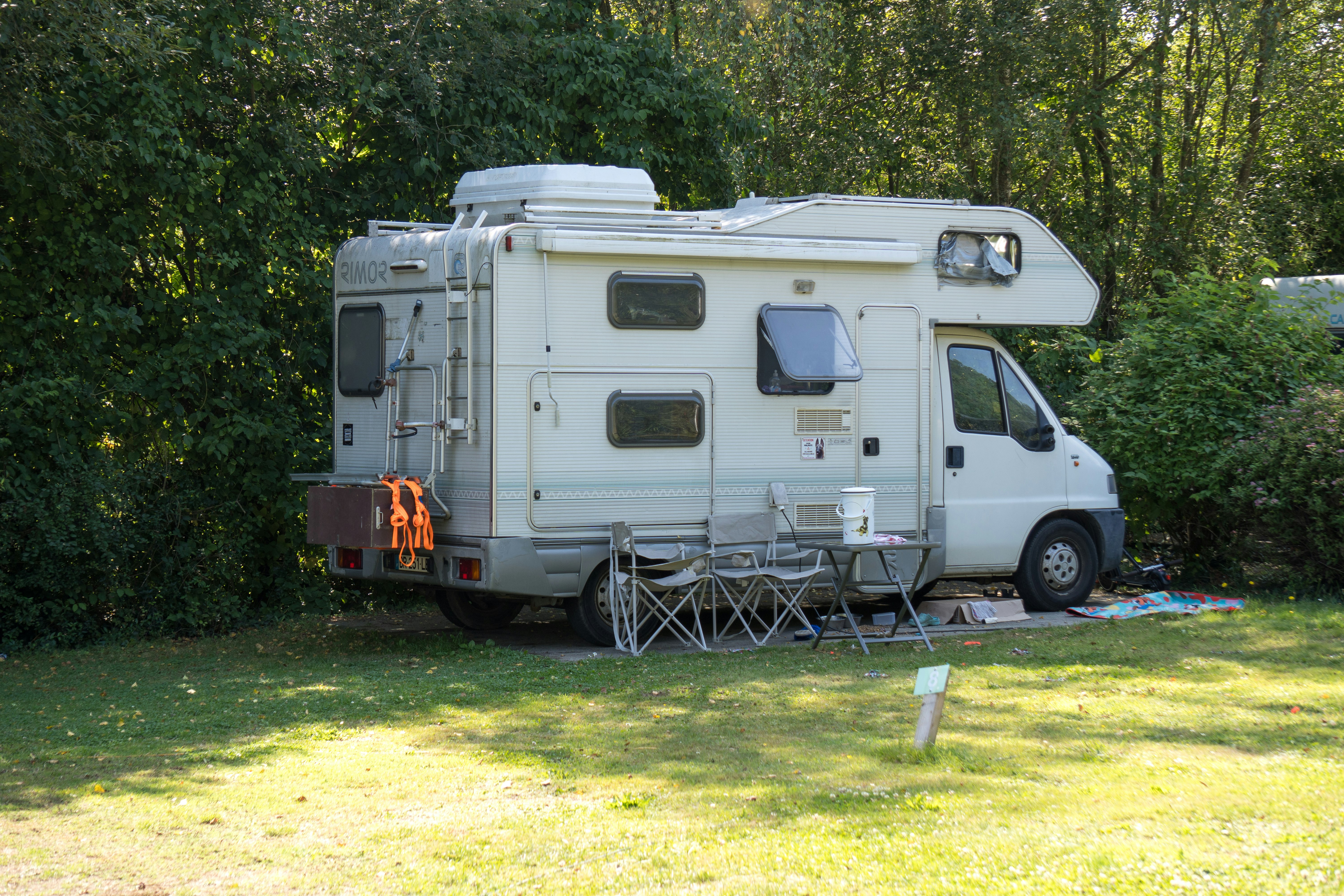 Onlycamp des Deux Rives - Standplätze im Grünen auf dem Campingplatz
