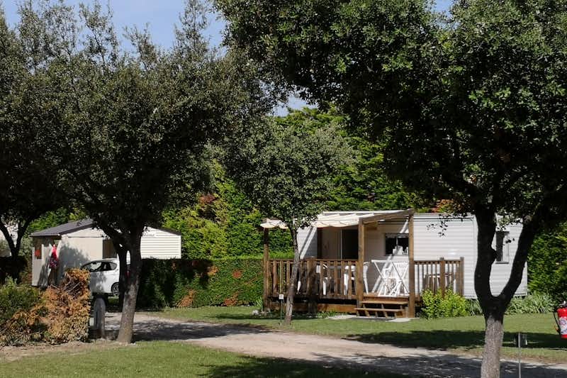 Camping Des Favards -  Mobilheim mit Terrasse   im Grünen 