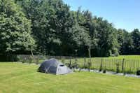 Camping Des Gayeulles - Zelt auf der Zeltwiese