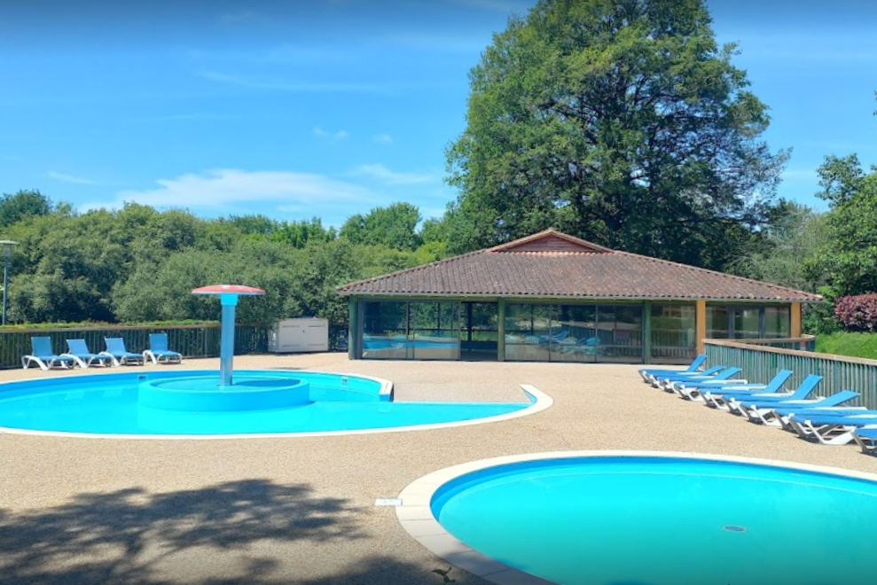 Flower Camping Des Lacs - Pool im Freien auf dem Campingplatz