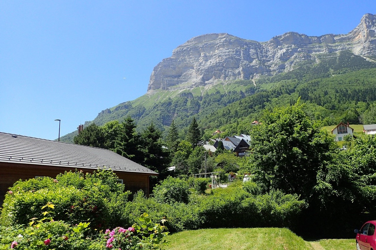 Camping des Petites Roches - Blick vom Campingplatz auf die französischen Alpen