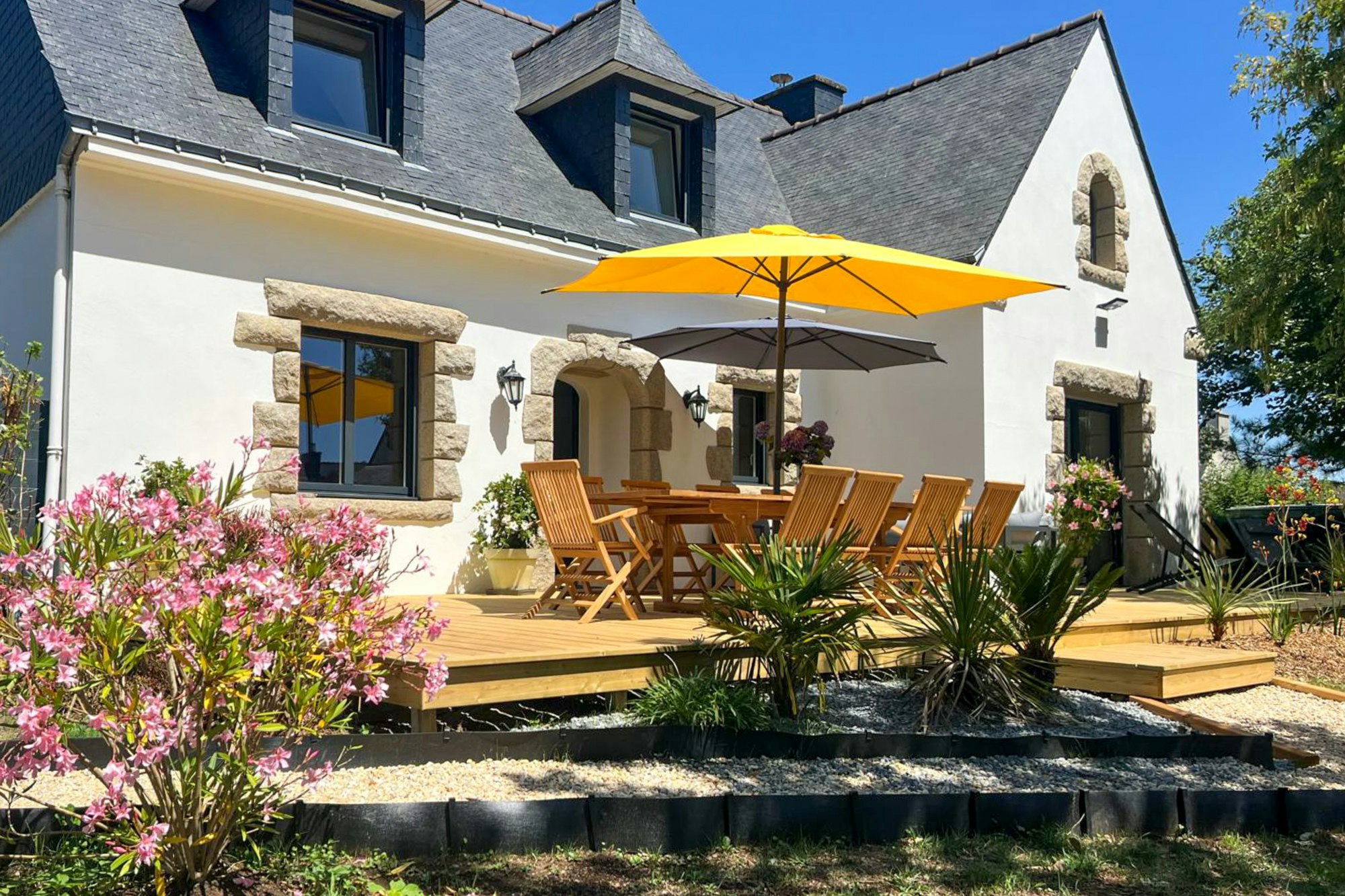 Camping Domaine du Morbihan - Mietunterkunft mit privater Terrasse und Garten