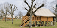 Camping des Rives du Loing - Mobilheim für bis zu vier Personen mit kleiner Terrasse