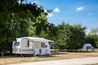 Camping de Santenay  Camping Des Sources - Wohnmobil- und  Wohnwagenstellplätze