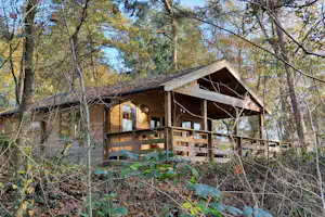 Camping Diever - Mobilheim mit Veranda auf dem Campingplatz