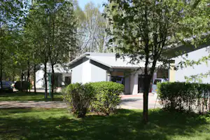 Camping Dolina Trzech Stawow (Nr. 215) - Mobilheimen im Grünen auf dem Campingplatz