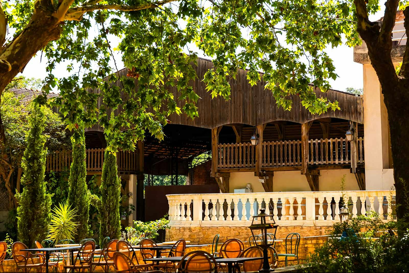 Yelloh! Village Domaine d'Arnauteille  - Restaurant mit Terrasse auf dem Campingplatz