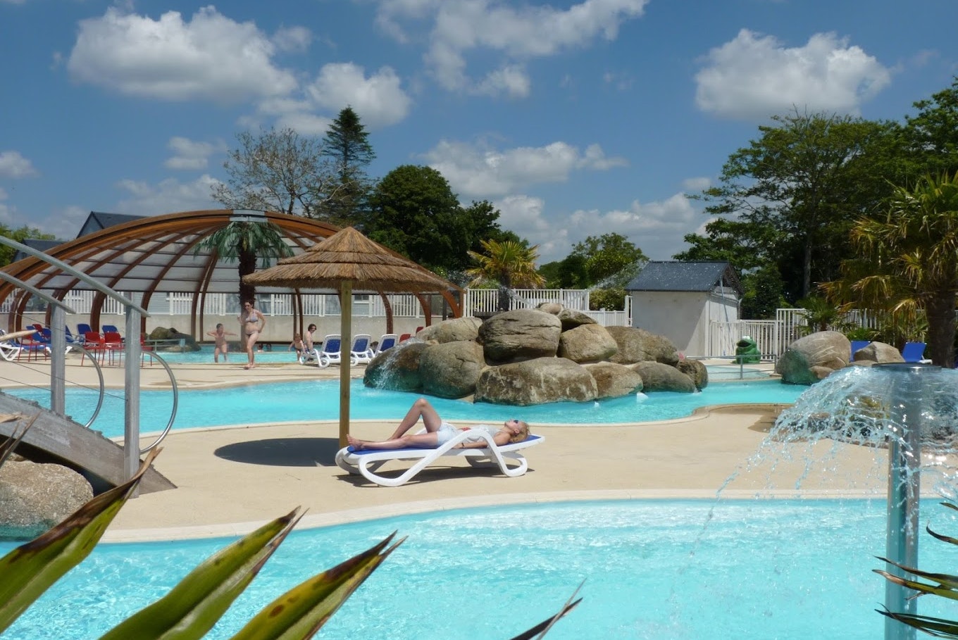 Camping Paradis Domaine de Bel Air  Camping Domaine de Bel Air - Pool auf dem Campingplatz