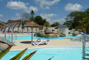 Camping Paradis Domaine de Bel Air Camping Domaine de Bel Air - Pool auf dem Campingplatz