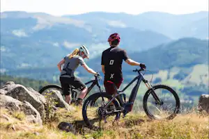 Camping Domaine de Champé - Gäste mit Mountainbike