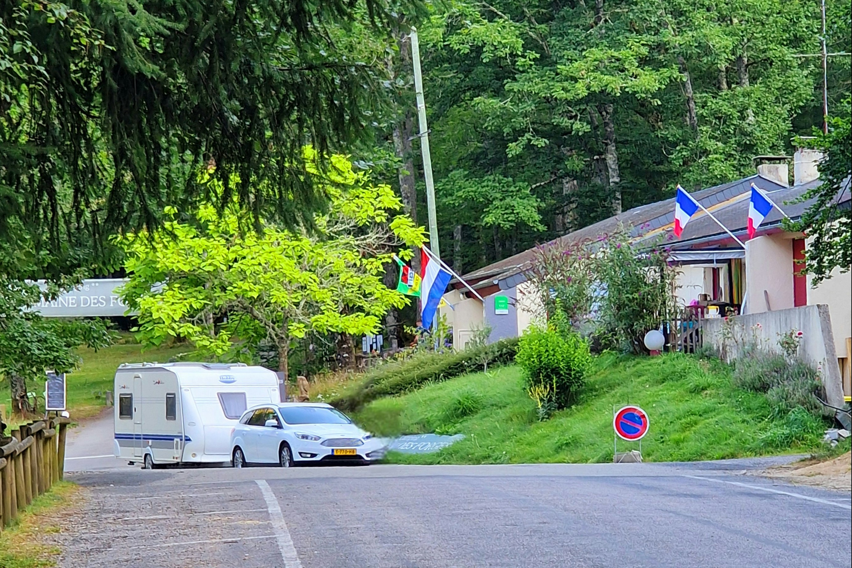 Camping Domaine de Forges - Einfahrt des Campingplatzes