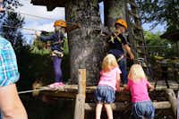 Camping Domaine de Forges - Kletterwald für Kinder auf dem Campingplatz