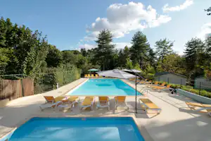 Camping Domaine de la Colombière - Pool auf dem Campingplatz
