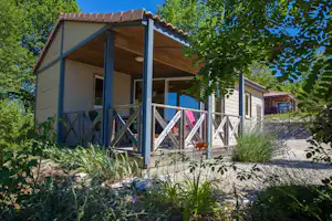 Camping Domaine de la Faurie - Mobilheime mit Terrasse auf dem Campingplatz