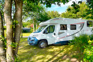 Camping Domaine de Léveno - Stellplatz im Grünen