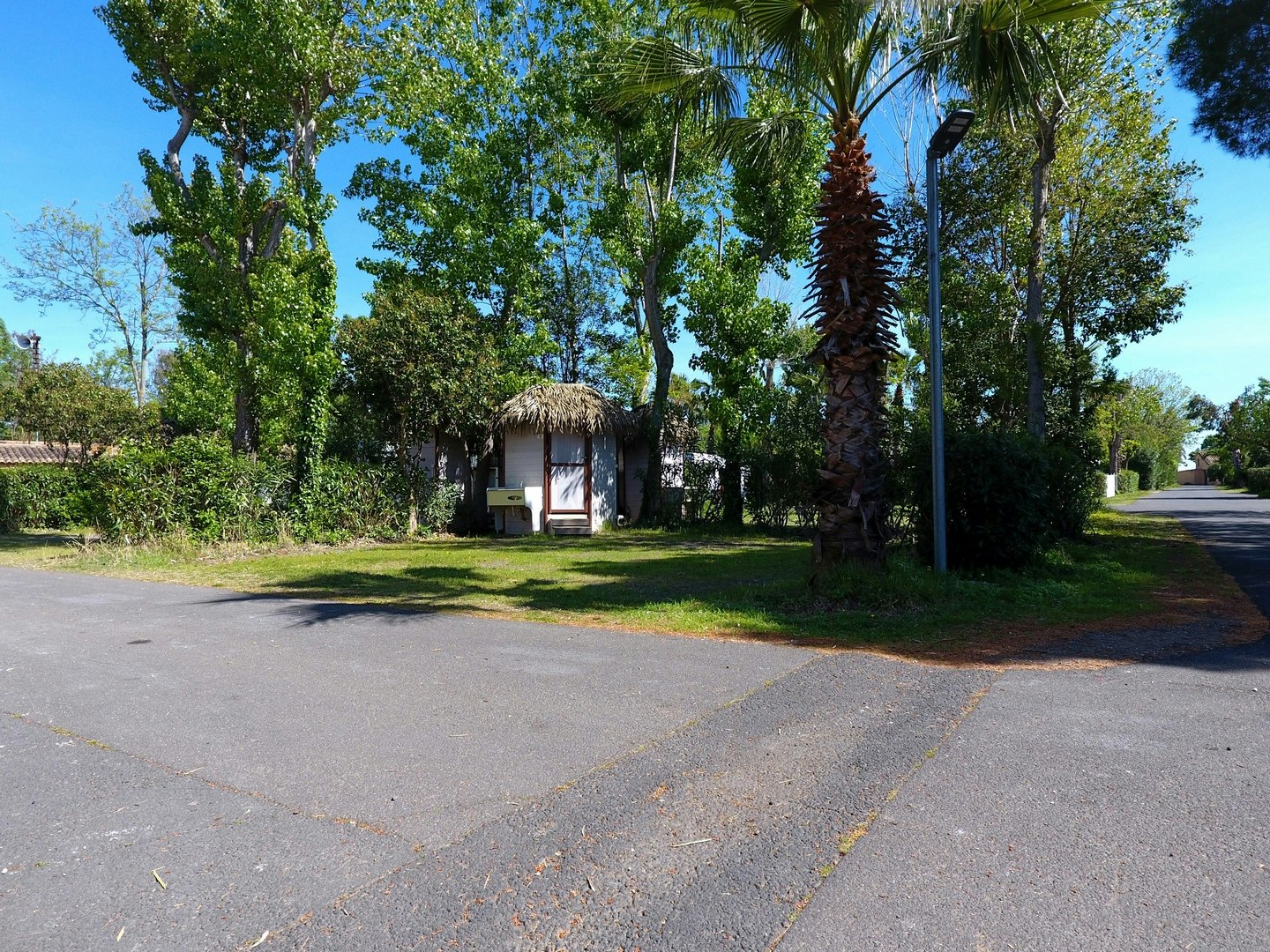 Camping Domaine des Champs Blancs - Standplätze auf dem Campingplatz