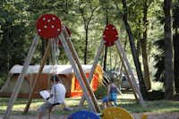 Camping Domaine des Messires - Kinderspielplatz auf dem Campingplatz