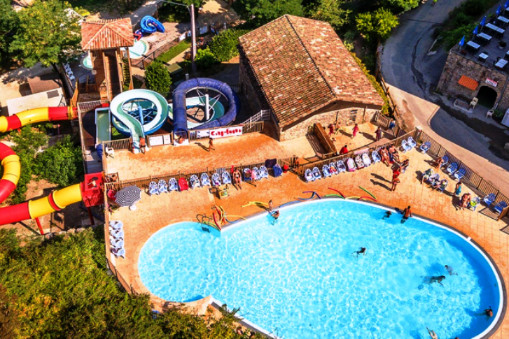 Camping Domaine des Plantas  -  vom Pool auf dem Campingplatz