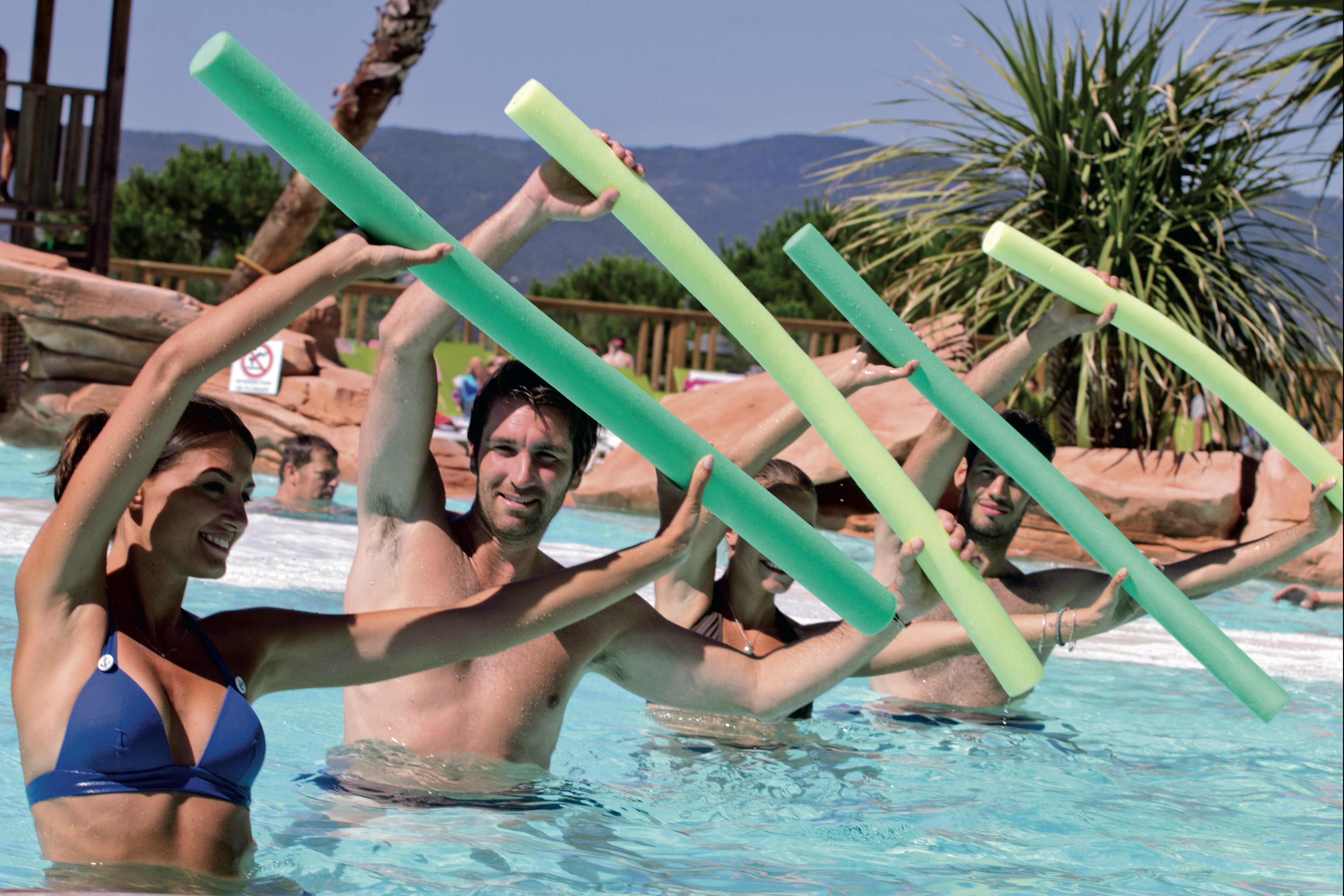 Yelloh! Village Domaine du Colombier - Aquafitness im Freibad des Campingplatzes