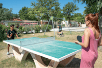 Camping Domaine du Golfe de Saint Tropez - Gäste beim Tischtennisspielen auf dem Campingplatz