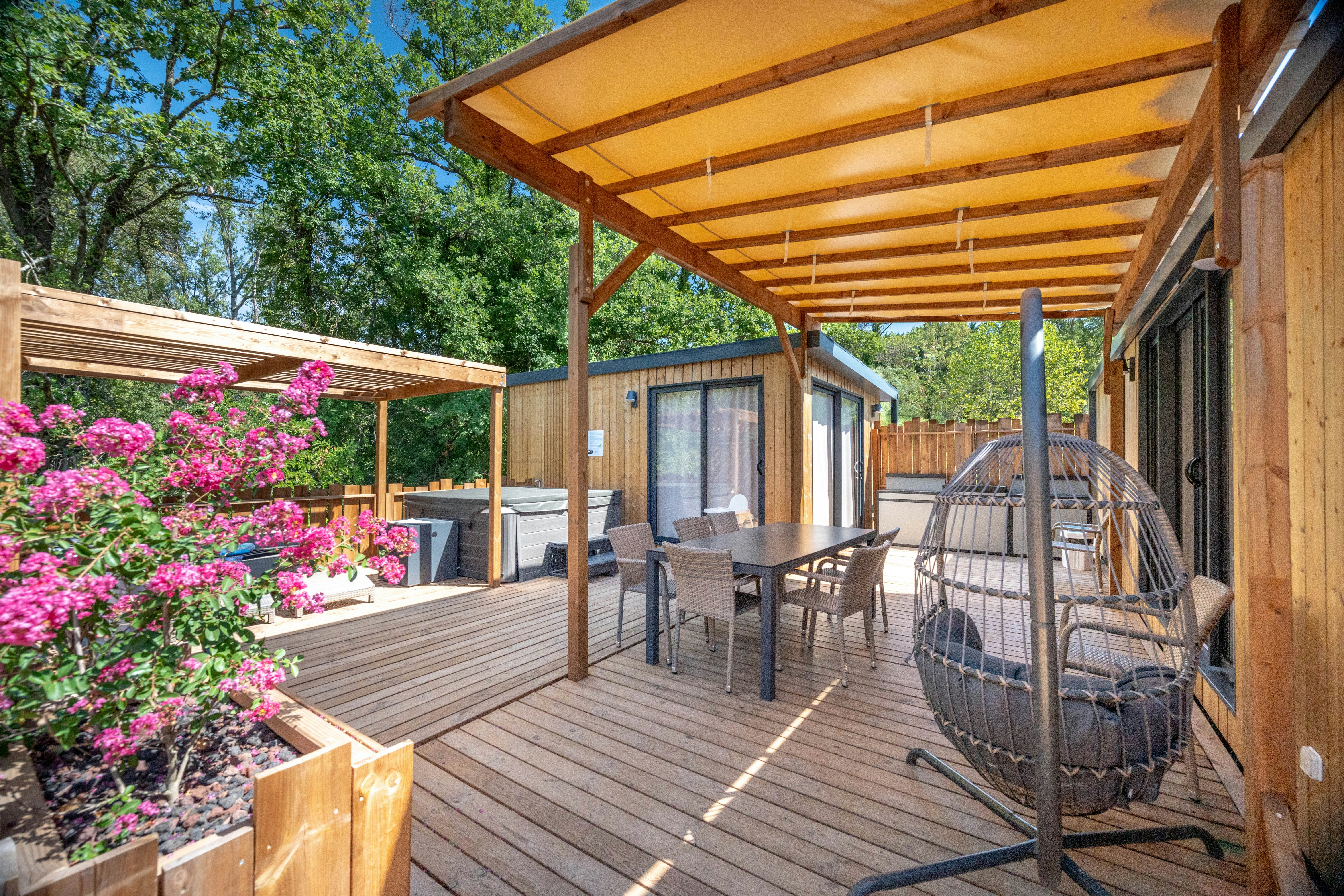 Camping Domaine Le Pommier Ciela Village