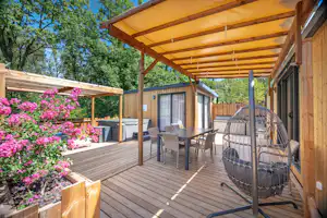 Camping Domaine le Pommier - Ciela Village Camping Domaine Le Pommier - Mobilheim mit privatem Spa und Terrasse