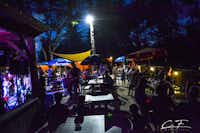 Camping Domaine Le Quercy - Musikabend auf der Terrasse der Bar 
